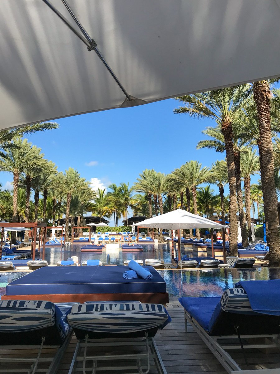 TheCoveAtlantis's tweet photo. Throwing shade #CovePool #TheCoveAtlantis #BahamasAtHeart https://t.co/HXqL6YIdK4