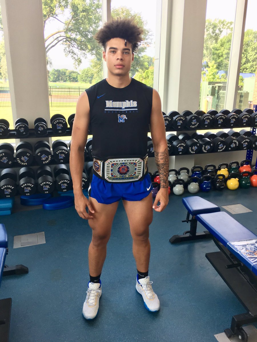 Congrats to @Effort_les for becoming the first 🐅 to earn the belt 2x! This young bull has dropped over 25 lbs this summer while still maintaining and increasing his 💪🏼. #BOW #OneTeam #NoEgos #Together