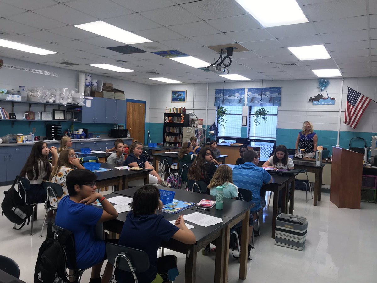 GulfShoresMS's tweet photo. Morning classes are off to a great start!
#FinsFirstDay #FirstDayEver
#RfactorGSMS #MakeWaves https://t.co/N4Bi4CHixZ