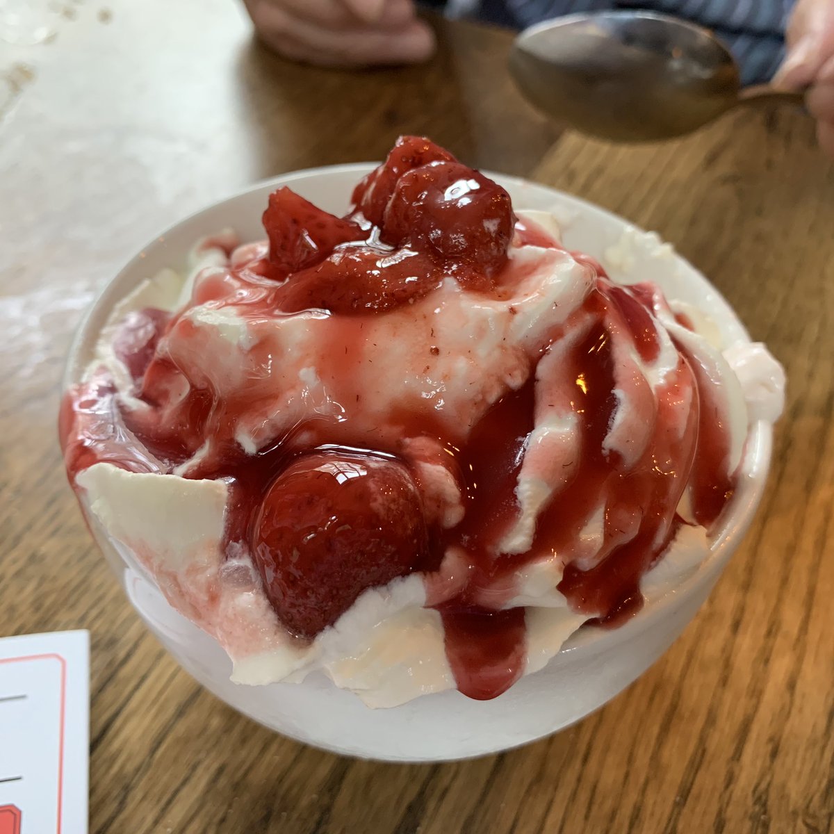 JezSear's tweet photo. @GreenKingCom at The Lucas Arms in Kings Cross, wanted a steak but no steaks available, went for a coffee and cake but they do not do this deal- why have them on the menu if not available. Ordered the Strawberry Prosecco Sundae, it looked nothing like the picture in the menu!! https://t.co/0qWmcgikEZ