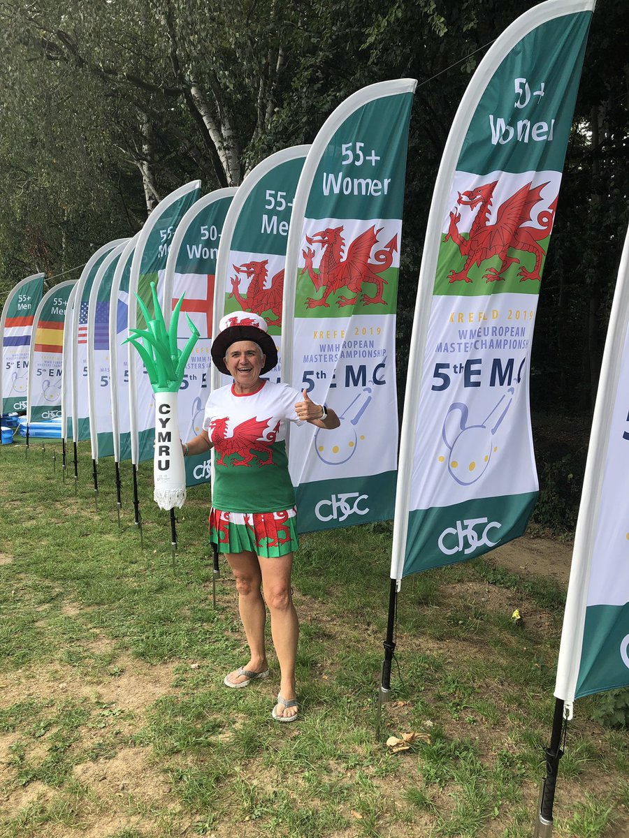 hilary14078566's tweet photo. @JackieMudge ready to support @WalesLadiesHock 50s v Netherlands 🇳🇱 #wearingthedragon #welshfan #cymruambyth https://t.co/VThSl96FxY