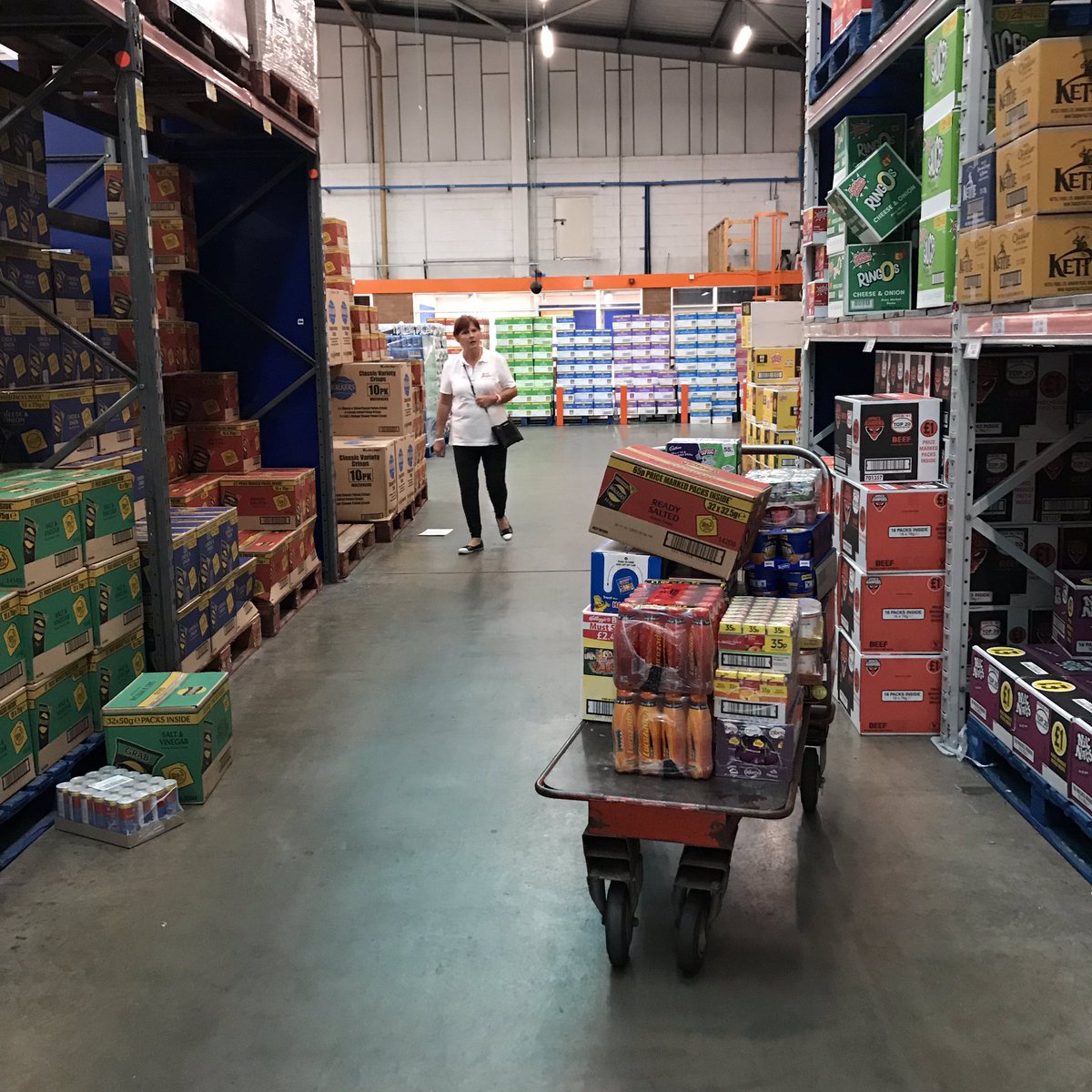AvasAngels_com's tweet photo. Ava’s Angels have just delivered another weeks worth of snacks to #birminghamchildrenshospital - Helping Families with sick children. Thank you to everyone who continues to support, fundraise and sponsor us #BCH #all4ava #picu #icu #avasangels @Bham_Childrens @PICU_BCH https://t.co/V54tTuImaw