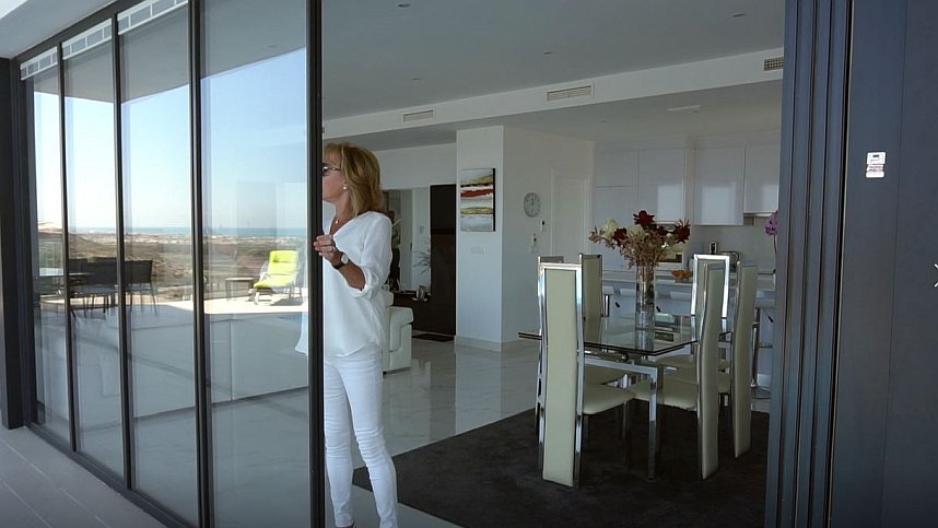 sunseekerdoors's tweet photo. Photographs added to our gallery of doors installations - all stunning! https://t.co/jF1GlUNd5W https://t.co/l9jF6y4qb7