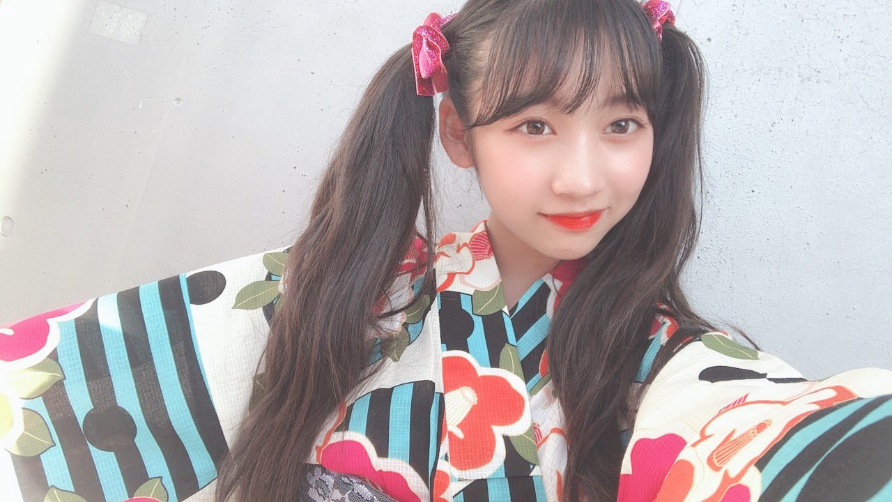 Hkt48 5期生 今回 自分の浴衣を着ました この浴衣は 川栄李奈 さんプロデュースの浴衣なんだ 髪型は あいりヘア をしました ツインテールなんだけど 後ろにリボンが編まれててめちゃめちゃ可愛いの 初めての浴衣握手会は Hkt48 5期生 今回 自分の浴衣を着ました この浴衣は 川栄李奈 さんプロデュースの浴衣なんだ 髪型は あいりヘア をしました ツインテールなんだけど 後ろにリボンが編まれててめちゃめちゃ可愛いの 初めての浴衣握手会は