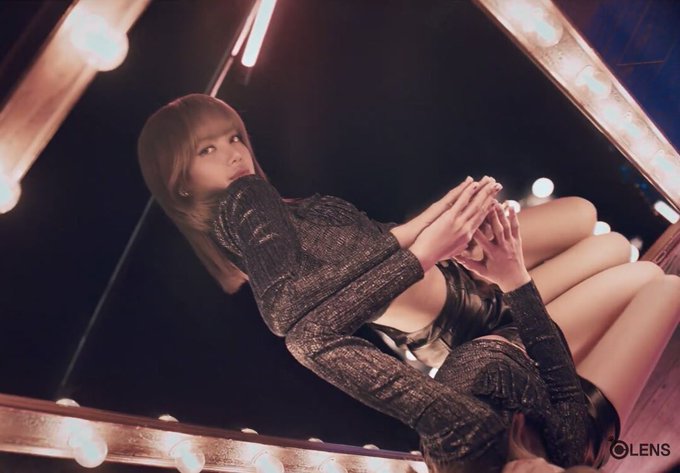 lalisalovers's tweet photo. #INFO: Lisa model for O'Lens' and she looks really pretty like always❤

Compared to an angel she falls short😍

#BLACKPINK #BLACKPINKLISA #BLINKS 🌸 https://t.co/kHn3treGQf