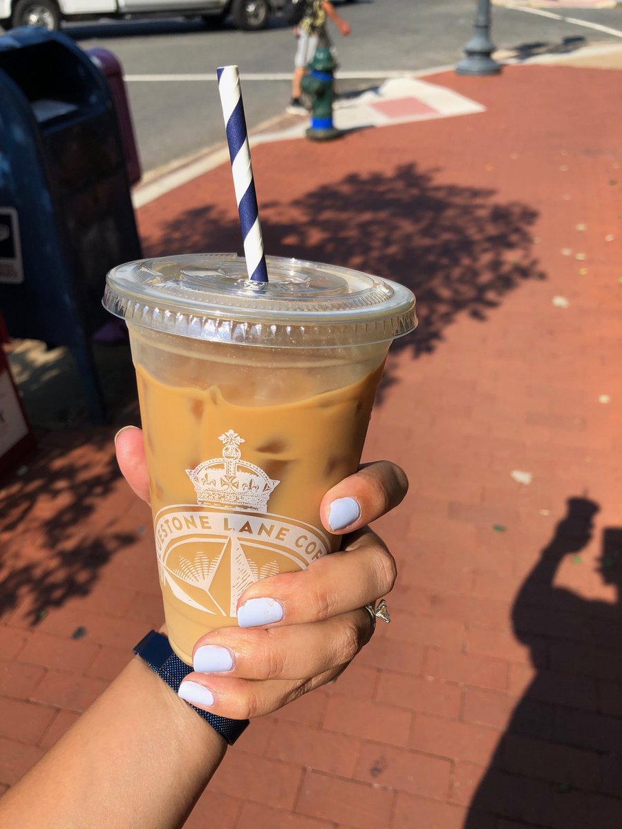 fabiana_sofia's tweet image. This is what very expensive fancy coffee looks like, apparently #lifeinDC