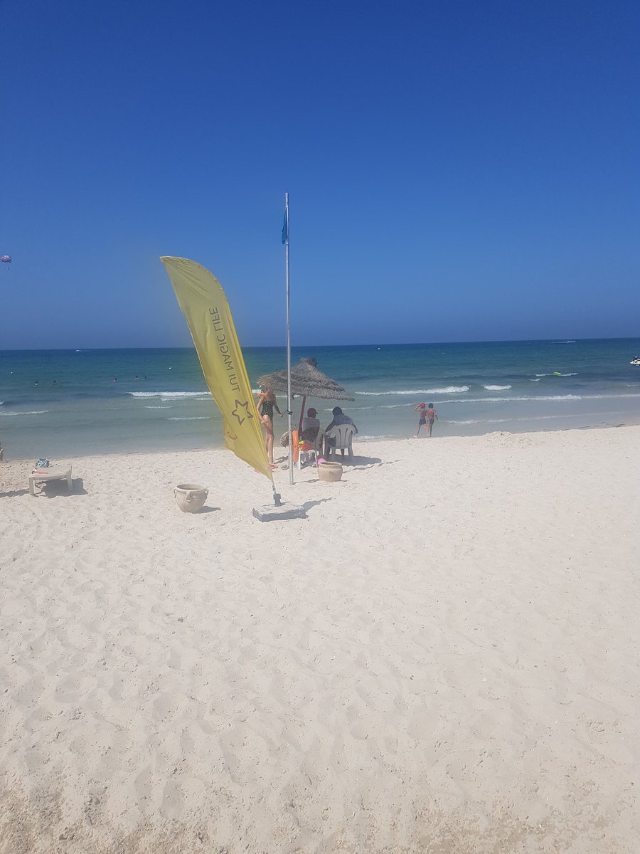 TeelingChris's tweet photo. Private beach๐๐#nowhitebits https://t.co/qL6fu1694I
