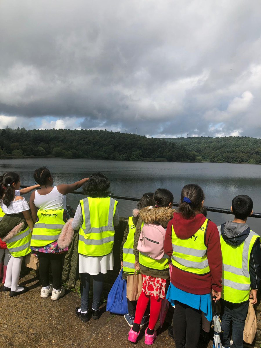 GreenLanePAT's tweet photo. Last day of Summer School, out enjoying the sunshine at Ogden Water. Big thanks to everyone, staff and children, for three happy and successful weeks. Enjoy the rest of the holidays. #outdoorlearning #HAFP #Wellbeing https://t.co/pd93bAhNRV