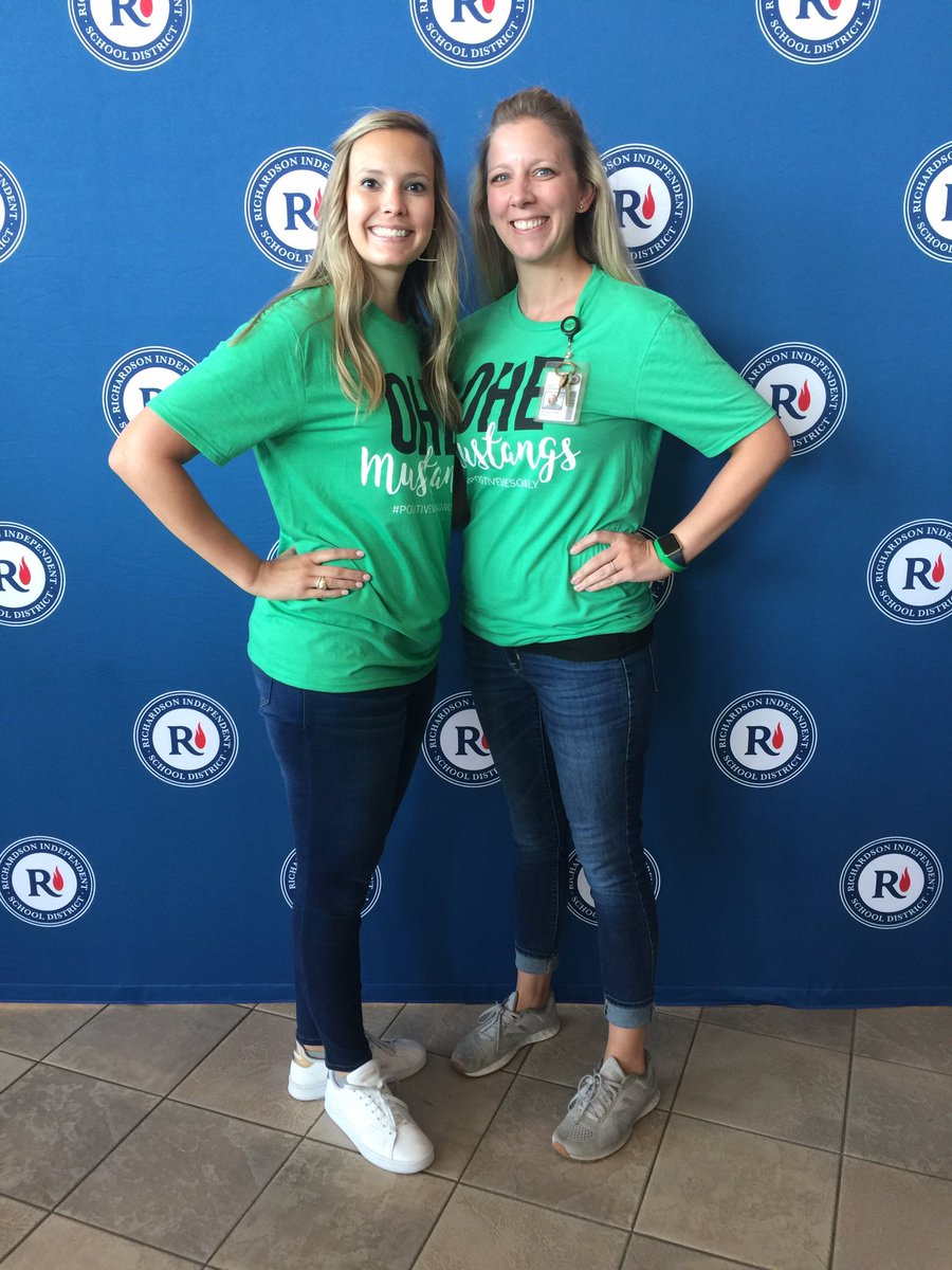 TheACMCounselor's tweet photo. Convocation ready! #RISDsaysomething #RememberTheMustangs #OHEmustangs https://t.co/ILvJxntvWo