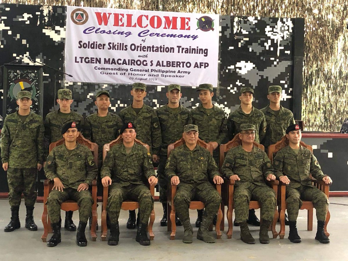 mjfelipe's tweet photo. LOOK: In photos, Gerald Anderson, Elmo Magalona, Nash Aguas, Yves Flores and Jerome Ponce holding their certificates after finishing a 3-day Soldier's Skills Orientation Training in Camp Tecson San Miguel, Bulacan. They graduated as Private Reservists of the Philippine Army. https://t.co/cryAHq3Q6K