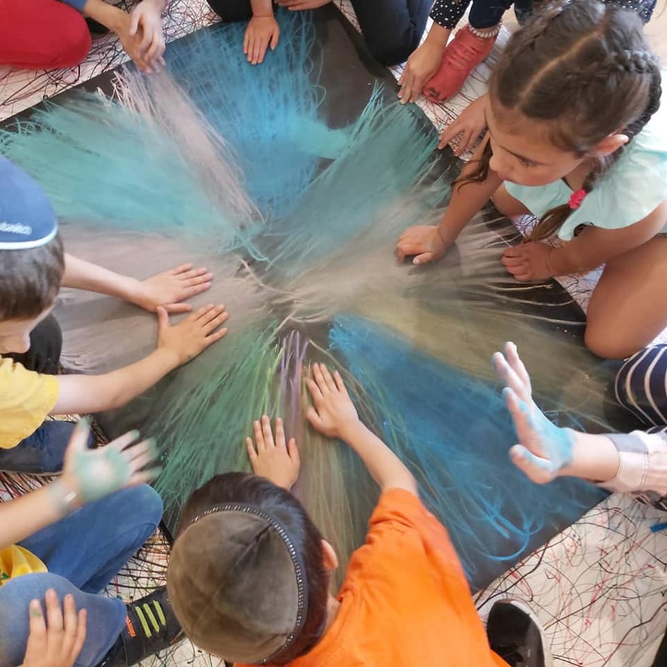 drawtoperform's tweet photo. DTP session with Ram Samocha @Summer Camp Brighton. Activity no.3 #drawtoperform #artforkids #artforchildren #artclub #summercamp #kids #drawingmarks #funart https://t.co/xYzKh7agxy