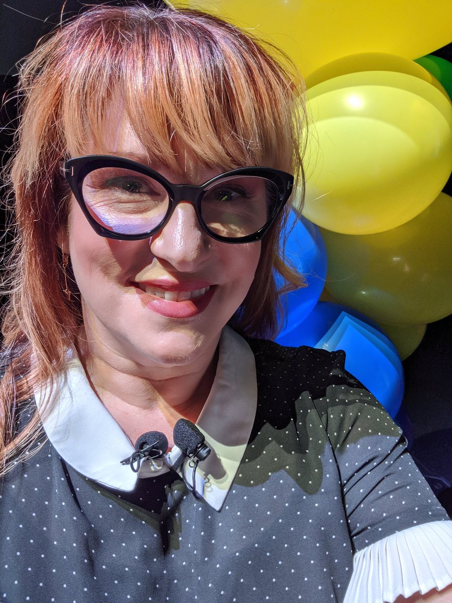 brittonp's tweet image. Googlepalooza is so big I need TWO mics! 🎤 I love this day! #CPSGoogle 🎈@chipubschools