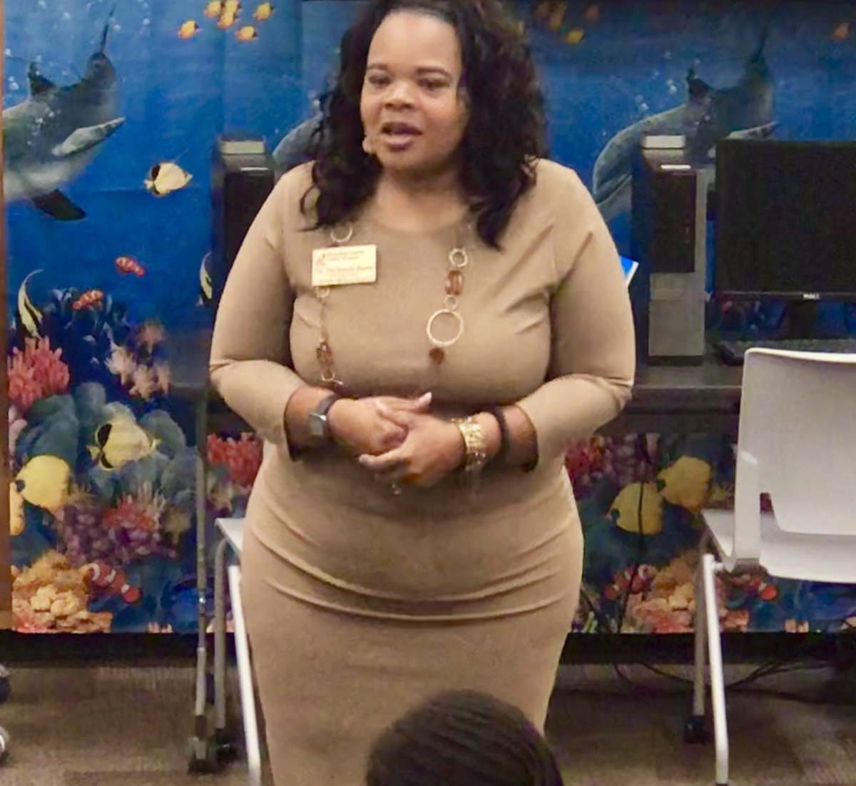 ConyersMiddle's tweet photo. Donuts for Dads Parent Cafe was full of information to help parents with safety nets we have in place, including using @itslearning, @usatestprep, @ThinkCERCA, @FollettLearning. Thanks to our Chorus, #WorldClassEducators, #WorldClassPTA and @HillaryDSimpson for presenting!๐ฉโ๏ธ https://t.co/45WwraJXEC