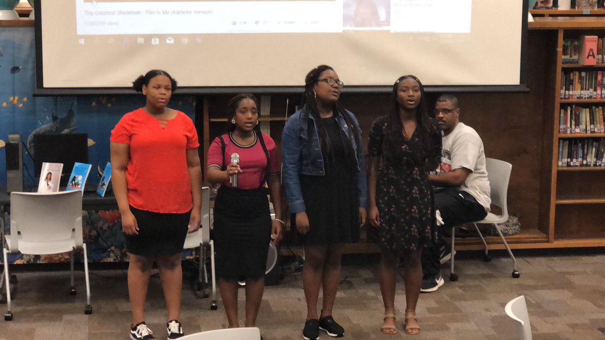 ConyersMiddle's tweet photo. Donuts for Dads Parent Cafe was full of information to help parents with safety nets we have in place, including using @itslearning, @usatestprep, @ThinkCERCA, @FollettLearning. Thanks to our Chorus, #WorldClassEducators, #WorldClassPTA and @HillaryDSimpson for presenting!๐ฉโ๏ธ https://t.co/45WwraJXEC