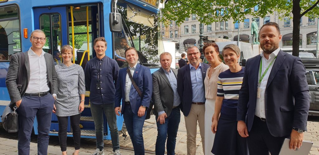Spennende å høre <a href="/RaymondJohansen/">Raymond Johansen</a> legge frem <a href="/Oslokommune/">Oslo Kommune</a> sin plan om å bli #klimanøytral innen senest 2030 og Penelope Lea legge trykk på «senest» 🌍 #ClimateAction <a href="/Naeringforklima/">Næring for klima</a>
