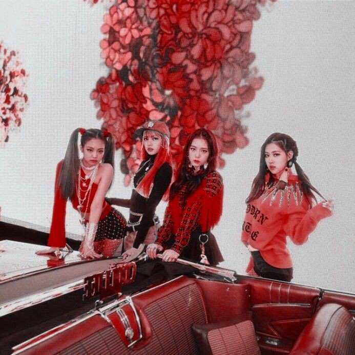 lalisalovers's tweet photo. #INFO: @ygofficialblink's YouTube channel has surpassed 29M subscribers❤
¿ #RoadTo30M ? I think is possible, of course, we are blinks, everything is possible for us🌸
Don't stop voting, use hashtag #MTVHottest #BLACKPINK to vote❤ or RT this 🌸 https://t.co/e6pIht9O4Y