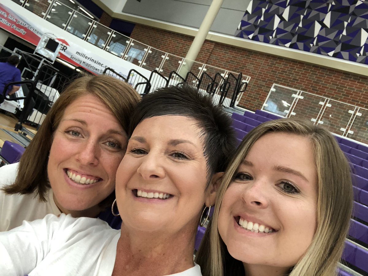 @mrs_scherrer and @MrsATrue loved seeing you both today! Miss your faces! Hope you have a great year!
#MiddieRising 
#nowwerise
#relentless