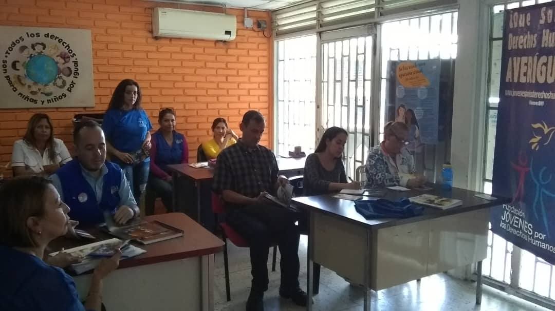 JovenesDHV's tweet photo. Taller de capacitación de los Derechos Humanos a todos los funcionarios de protección de niño, niña y adolescente. 
#JuntosSomosMas #SoloFaltasTu #Son30 #Conocelos #9Ago #FelizViernesATodos. https://t.co/Qwgicvpf54