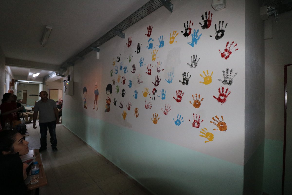 Aydınca Şehit Şaban Gökçe İlkokulu'ndaki okul boyama etkinliğimiz çok ilgi gördü.İşte etkinlikten fotoğraflar ve haber linklerinden bazıları : 
haberler.com/once-okulu-boy… yenihaberden.com/once-okulu-boy…
#GönüllülükYılı 
#GençlerinİyilikAğacı 
#AyınGönüllülükHareketi