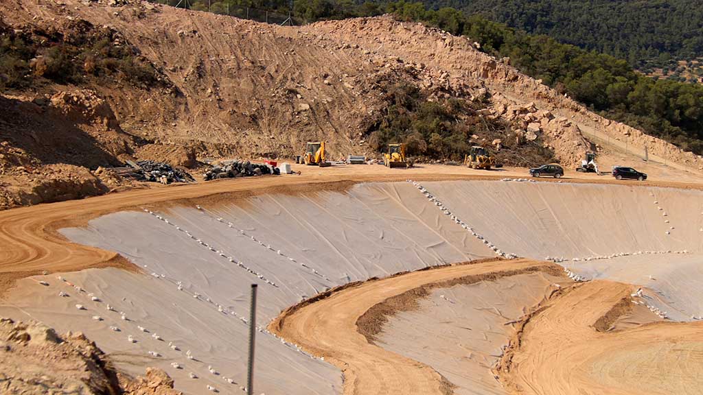 canalte's tweet photo. El Govern no pot fer absolutament res per aturar l'abocador de Riba-roja d'Ebre! https://t.co/OPuHTyVGsm @territoricat @damiacalvet @A_SuarezFr @mediambientcat @almatretnet @DignaRibera https://t.co/bVQ8a9EG6a