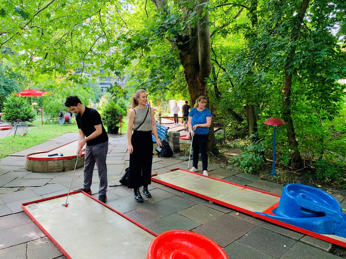 Unser erstes Teamevent 😍- nach einer sportlichen Runde Minigolf haben wir uns es schmecken lassen! 🙌🎉 #urbanenergy #emobility #smartcity #iot #ai #berlin #smart #mobility #energy #startup #tech #berlinjobs #itberlin #jobsinberlin #itjobs #itberlin
