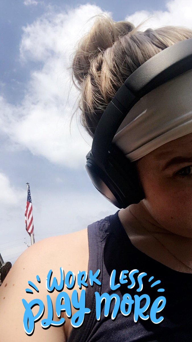 EGarfoot's tweet photo. Gahhh I love this headband. Makes me wanna workout so hard. It’s Friday but the work is never done until you’re dripping in sweat! 😓 💦 #FridayMotivation #FridayFeeling #FitnessFriday https://t.co/9l47QM2tqx
