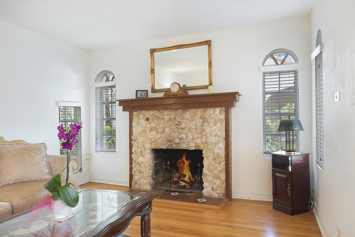 MauricioJBarba's tweet photo. OPEN SUNDAY 8/11/19 FROM 1-3
Distinguished 1926 Old Spanish
1132 Obispo Avenue, Coral Gables FL $718,000
3/2 | pool
1,710 adj sf | 7,500 sf lot
#miamisignaturehomes #coralgablesrealtor #miamirealtor #bienesraicesmiami #onesothebys #miamiluxuryhomes #homesofsplendor #MJBPartners https://t.co/W16tqGgSSk