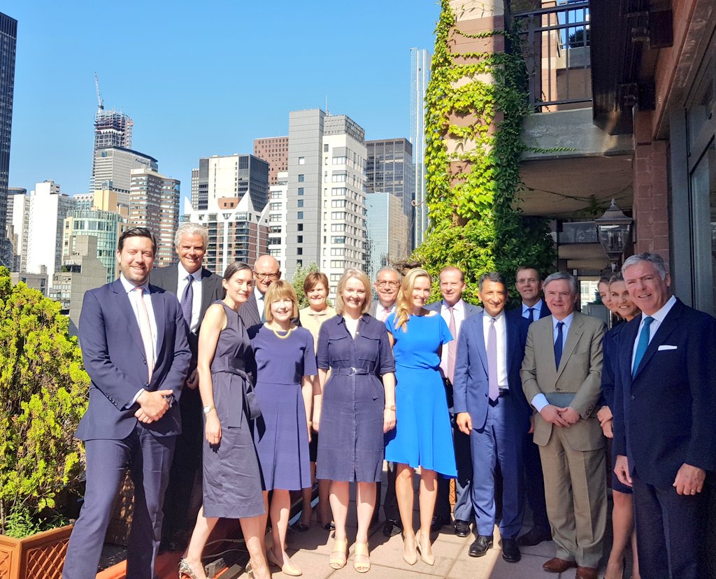 trussliz's tweet photo. Hosting top investors in UK and British exporters at Consul General's residence in New York to talk UK-US trade deal and economic links. @BritAmBusiness 🇬🇧🇺🇸 #Manhattanmorning https://t.co/4c9F5olQm8
