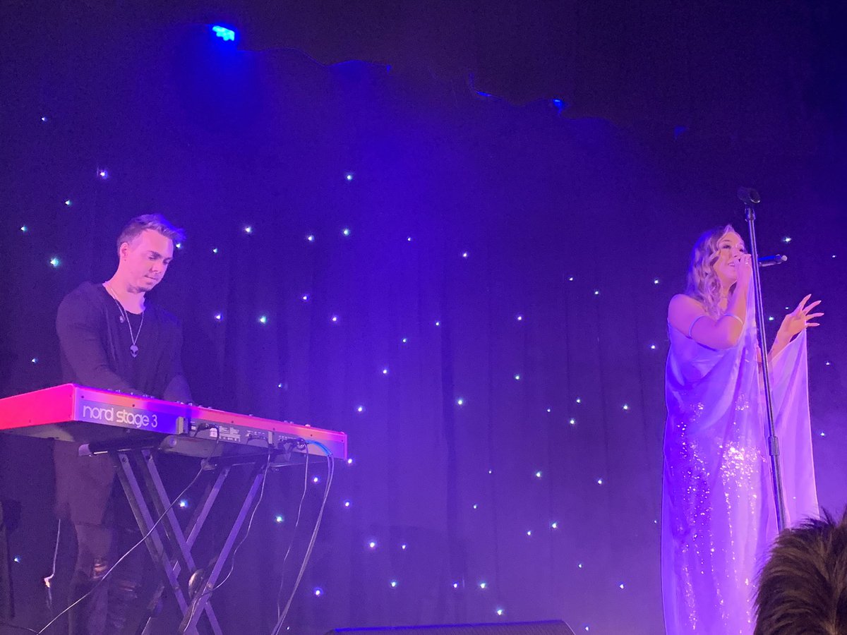 Bombergrl2000's tweet photo. Still on cloud 9 seeing my all time fave vocal trance artist @HALIENE live! Voice of an angel &amp; super friendly! Will remember this always! Your songs speak to me more than you know :) #SavingLight #WhereverYouAre https://t.co/WQbNTils2n
