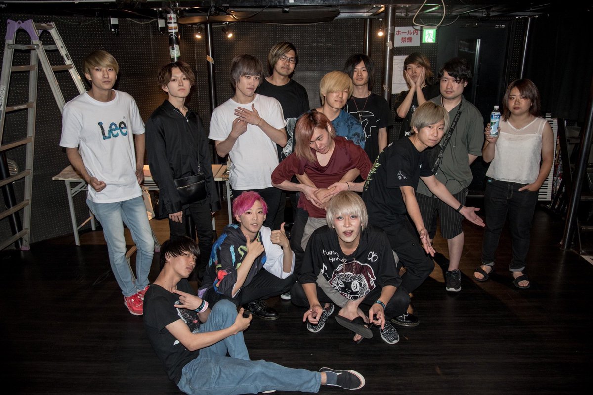 YUCHAMA34's tweet photo. シネモンツアーファイナルありがとうございました！！
みんな来てくれてほんと嬉しかったよ🥺

ちなみに新曲はPSYQUI様のStill in my heartやらせて頂きました！
多分いい意味でAXISらしくなかったのではないかと思います😏

久々AXISのライブめちゃくちゃ楽しかったです！！ありがと😘 https://t.co/dgVc3rh0Xx