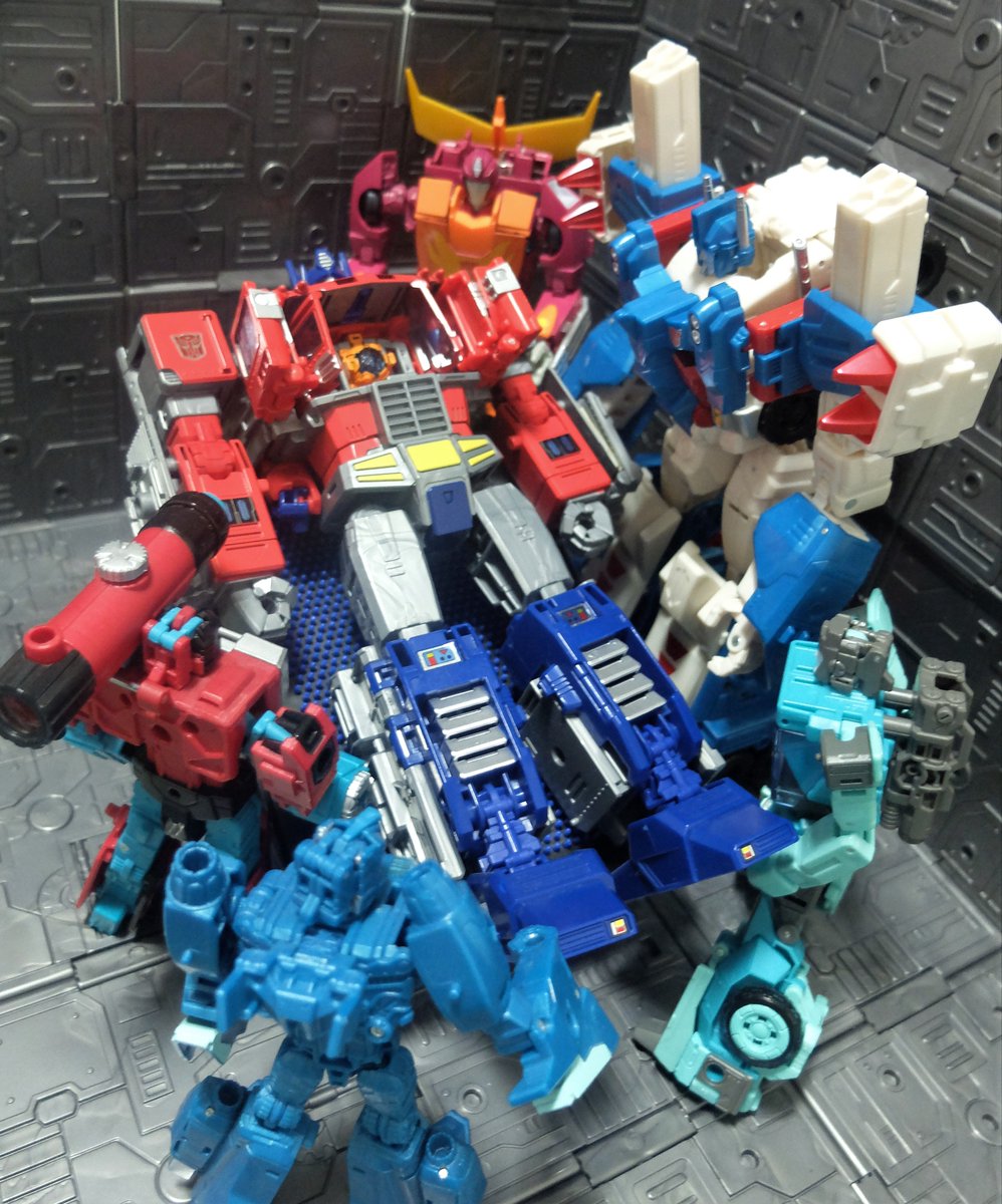 transformersad's tweet photo. And our #1 tweet from our #Transformers #top9of2019 is Optimus Prime's death scene with 232 likes. #transformersAD https://t.co/e8D39x4S4d