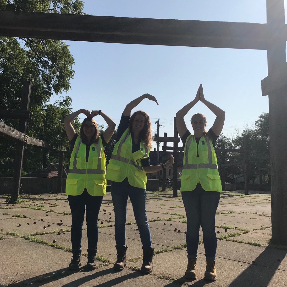 MetroCA_net's tweet photo. It's another #MCAFAMILY #Friday and our team in the field is signaling M C A! π #engineersarefun #wehavefun #engineers #givingback https://t.co/VsGwSiEt4b