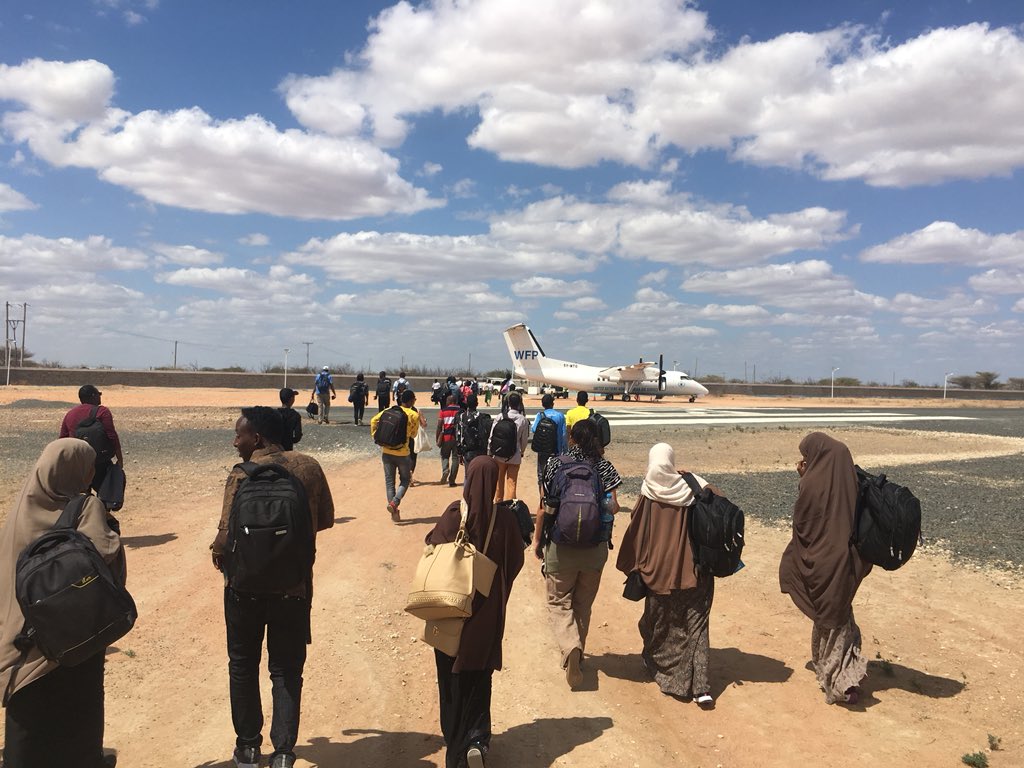MoulidHujale's tweet photo. When you gv opportunities such as education, these @Refugees have the potential and ability to excel in life. These are students from #Dadaab who won scholarships to study in Canada. They will be leaving in 10 days. What a great way to escape the protracted refugee camp. #Somalia https://t.co/DIEv4iVGwB