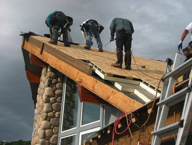 HunterPanels's tweet photo. Why Cool-Vent? It provides 92% open air space and allows for 75% lateral air movement throughout the roof assembly. #roofassembly #nailableroofing #energyefficientroofing #polyiso https://t.co/stclsioLx0