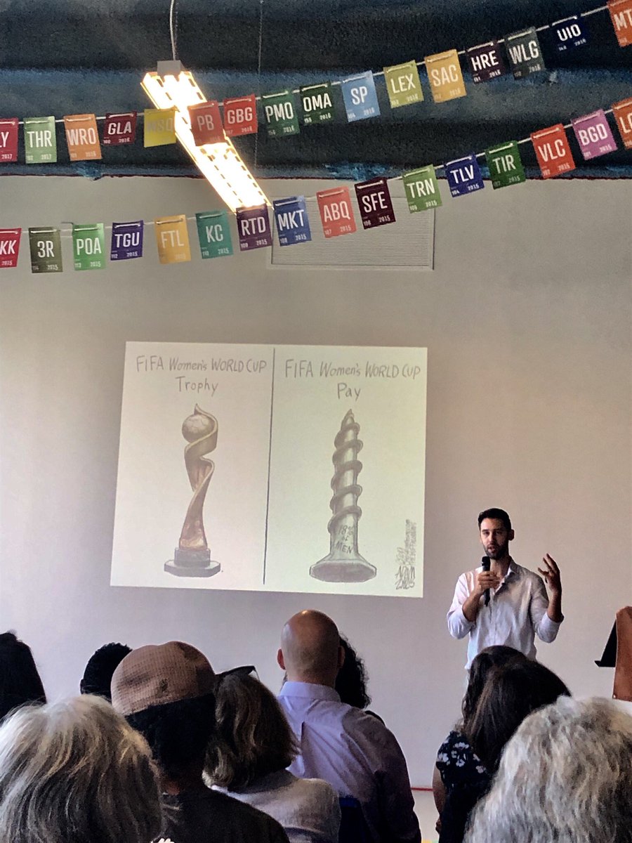 GeliaMarketing's tweet photo. Adam compared cartoonists to copywriters and explained that his job is more about expressing a voice than drawing. #CMjustice #buffaloiscreative @CMbuf @adamzyglis https://t.co/Xsg0HRYg1d