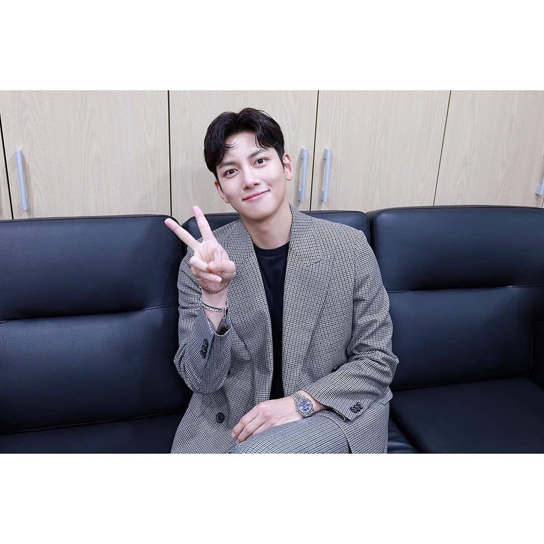 yvonne5810's tweet photo. 190809(IG Update)(🥰🥰❤❤ Let's Do Something Fun) #池昌旭 #JiChangWook #지창욱 #チチャンウク@jichangwook @池昌旭_JiChangWook lottedutyfree
Cr @jichangwook IG
https://t.co/DlUFEmg5pY

Cr @lottedutyfree
Cr @glorious_enter @lottedutyfree

#LDFH #LetsDosomethingFun https://t.co/gqhuguW7b4