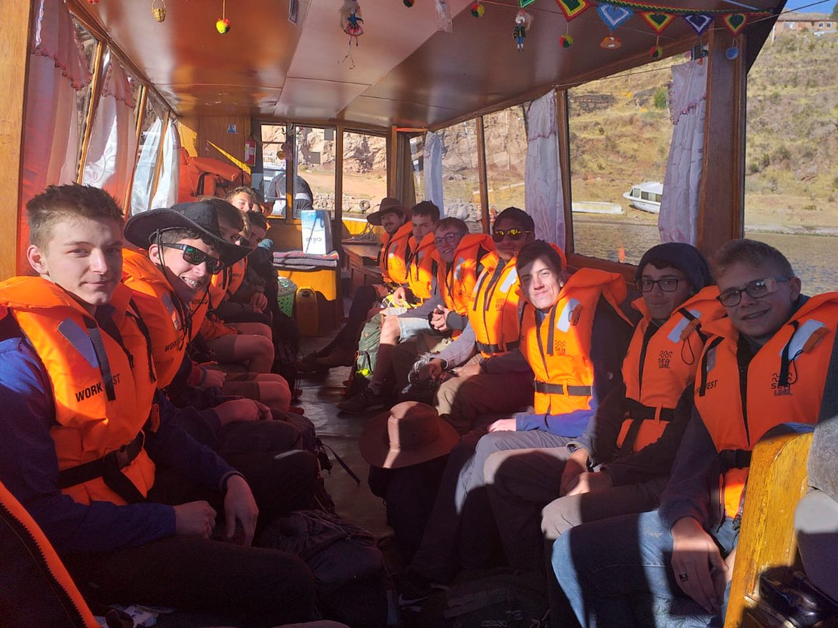 campperu's tweet photo. #TeamMadreDeDios are headed to the Uros floating reed islands this morning to learn all about how and why they were made👍🏽⛴️ #CampTiticaca #DoSomethingAmazing #CampsEffect @CampsInt https://t.co/jjjRXxNgGU