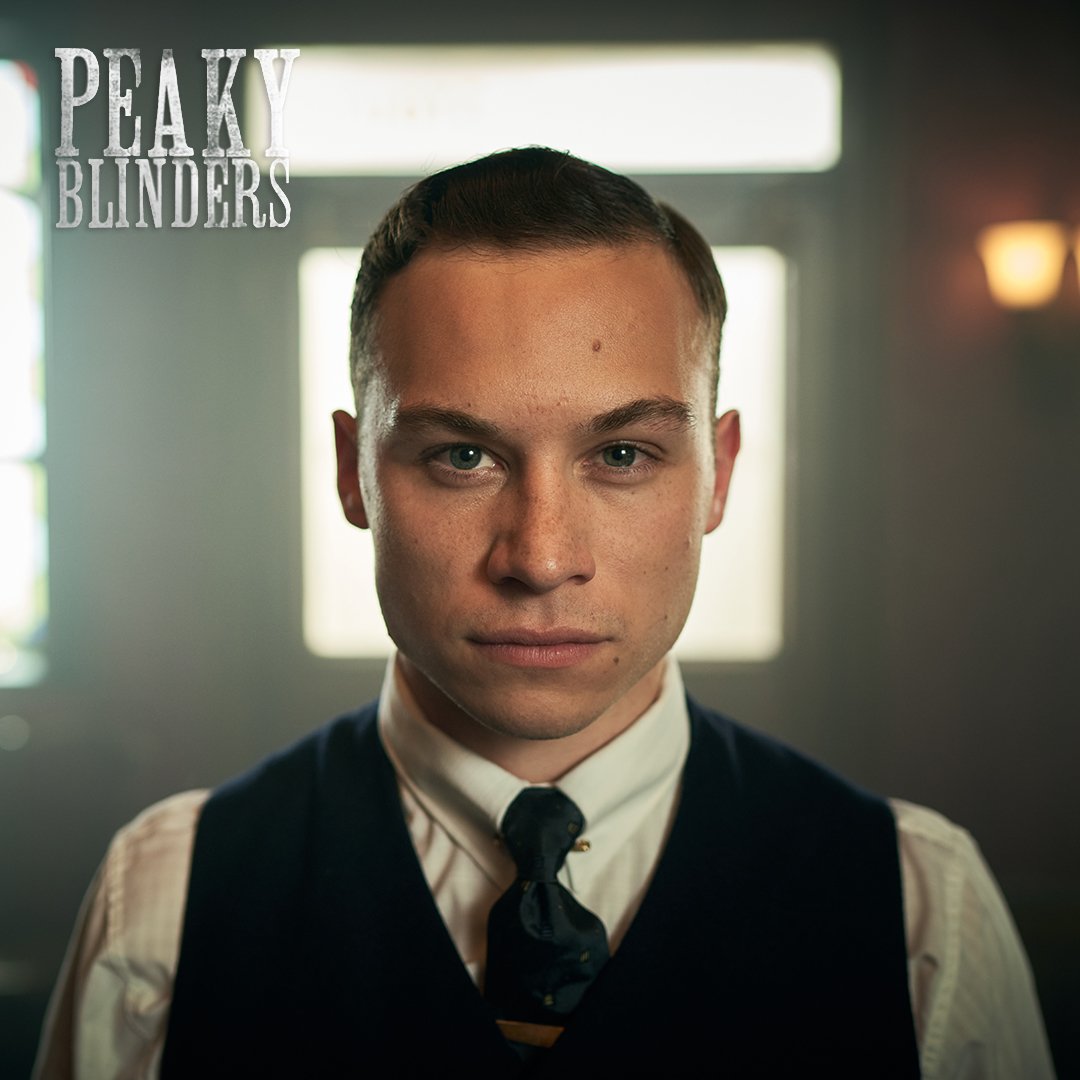 ThePeakyBlinder's tweet image. Finn Cole as Michael Gray in #PeakyBlinders Series 5. Starts Sunday 25th August at 9pm on @bbcone. @FinnCole