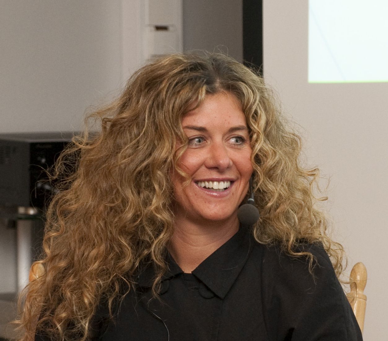 Everest Today On Twitter In August 2008 Her Husband Rolf Bae Who Had Been Climbing With Her On K2 Perished During Descent As Did Ten Other Mountaineers In January 2010 She Finished