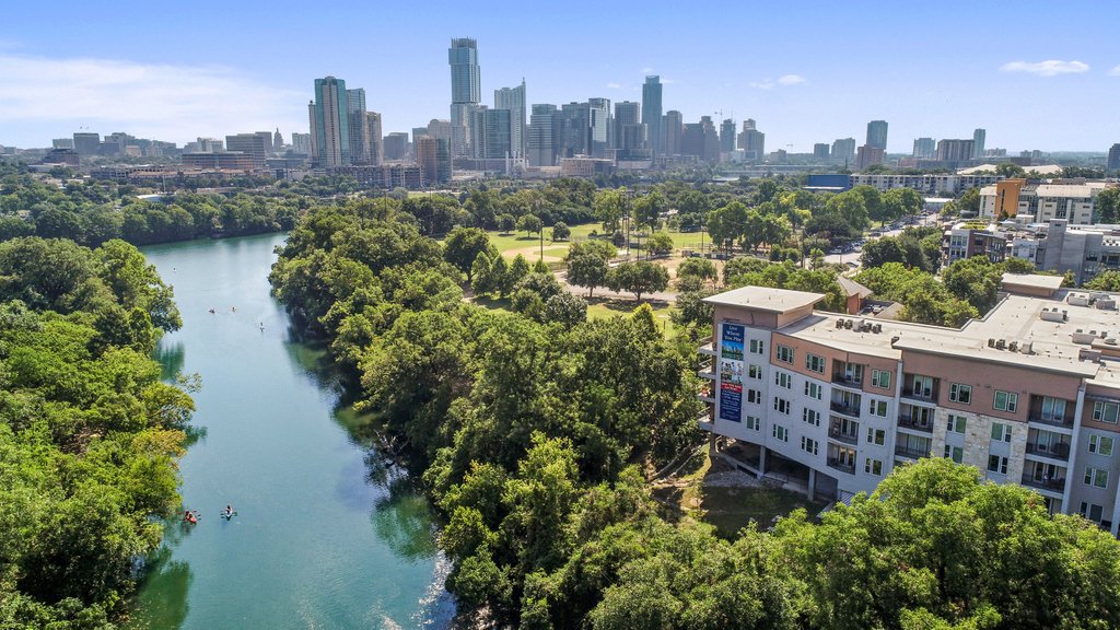 txresidential's tweet photo. What a pretty city 😍😍😍 https://t.co/lgLp3nZVdE