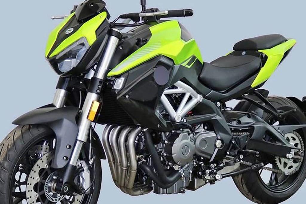 MotociclismoMex's tweet photo. Las primeras imágenes de lo que, en teoría podría ser la nueva #BN600 están circulando y muestran a una robusta naked.
Descubre más aquí: https://t.co/srzE8RiKuz https://t.co/v7iFqCg7ol