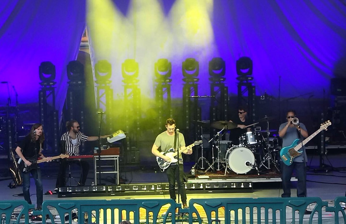 Rattyb5's tweet photo. Phillip @Phillips and his band doing their thing one year ago today in Park City, Utah. ❤️🙌🏼🎶🤩😍 #phillipphillips https://t.co/U13CAXKjFz