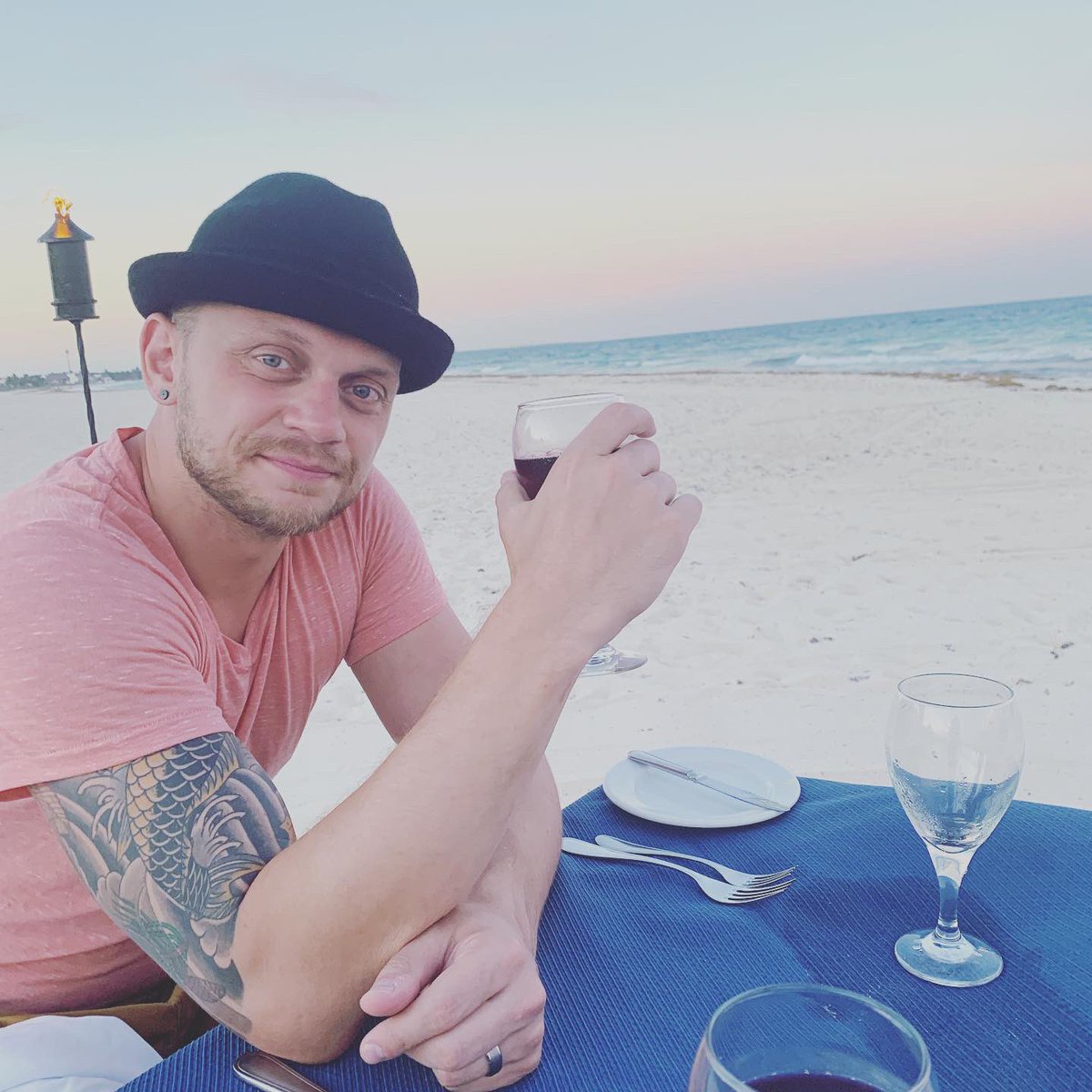 CteenDryer's tweet photo. Romantic dinner on the π #bostondparty #minimoon #honeymoon #bride #husband #vacation #mexico #bliss @mattdeangelis22 https://t.co/tPtCY0VaTU