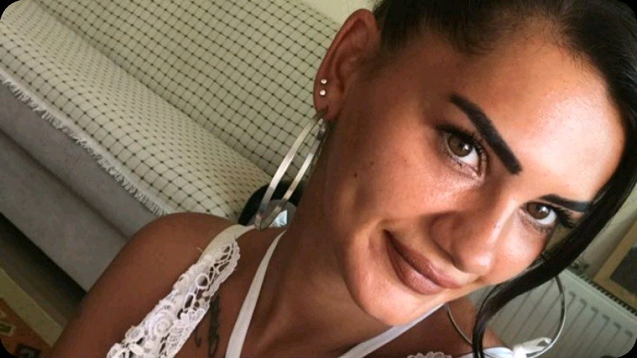 🔴 LIVE <a href="/ultraslanayca/">Ayça begen</a> on #YouNow younow.com/aycabegenn/191…