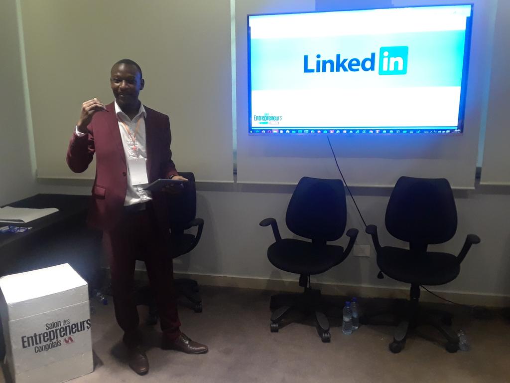 ghislainmbesse's tweet photo. #SecKin2019: les astuces #numeriques pour changer votre vie d'#entrepreneurs avec @LinkedIn, par le Coach Sion Israel, #CEO de @UltimateCorp11. @EbambiKatalayi @AllegraFosh2 @OrnyKeiffa @TatianaNDK @DavidKongolo13 @ErielKashala @Jlnday @kenloh @F_Innov @CTAflash #YebisaEvent https://t.co/TEPRBkyeev