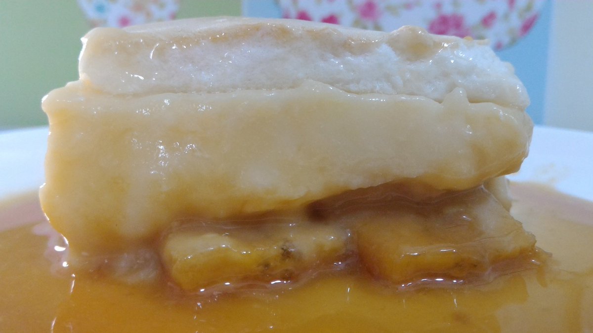 delicia_minutos's tweet photo. Deliciosa sobremesa feita na travessa com banana caramelizada, creme de baunilha e merengue.
Esse doce também é conhecido como Chico Balanceado e tem algumas variações. É muito gostoso mesmo ; )
#sobremesa #doce #pave #docedebanana #chicobalanceado
https://t.co/9DQm0RMvPC https://t.co/Q3tJb0izmE