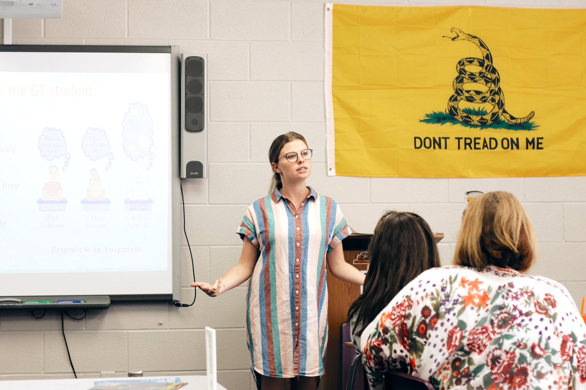 daytonboxELA's tweet photo. loved learning from &amp; watching these friends share what they love at district training! ✏️📚 #katyisdela #7LJHpride https://t.co/tst0pp3aQc