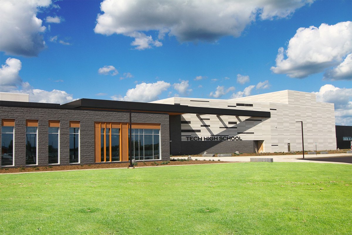 WellsConcrete's tweet photo. The beautiful new St. Cloud Tech High School is ready to welcome new students with more than 100,000 sq. ft of #precast #concrete #wellsbuilds @ICS_Consulting_ @CuninghamGroup @ClarkEngCorp @ISD742  https://t.co/4KgU3tKria https://t.co/vnSgCN8PlW