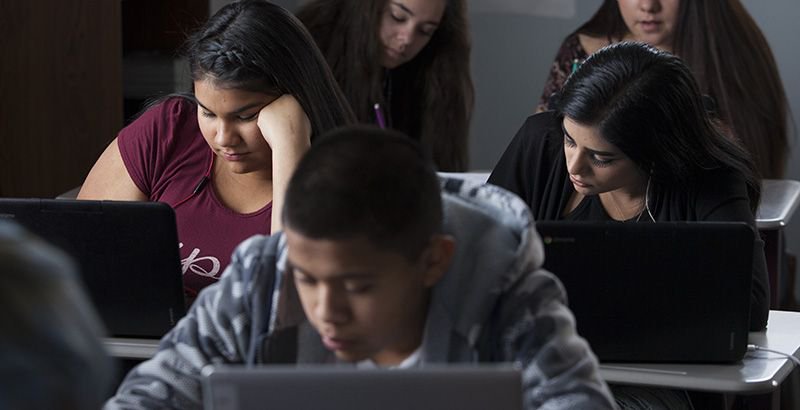 jessemoyer1410's tweet image. Of course teachers aren't going to be replaced by machines.  No matter how "smart" machines get, #education is about relationships.  And there's no machinacal replacement for that: buff.ly/2YRm4PV #education #FutureEd