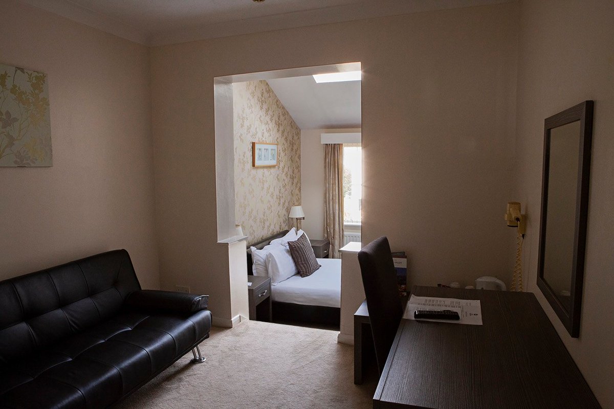 The Parkmore is the perfect place to stay for #BusinessGuests!

Take advantage of:
🏞 Quiet place to work
📡 Free Wi-Fi access
☕️ In room tea &amp; coffee facilities

You’ll have all the #peace you need to hit those #deadlines &amp; enjoy a good night’s sleep.

Call 01642 786 815 ☎️